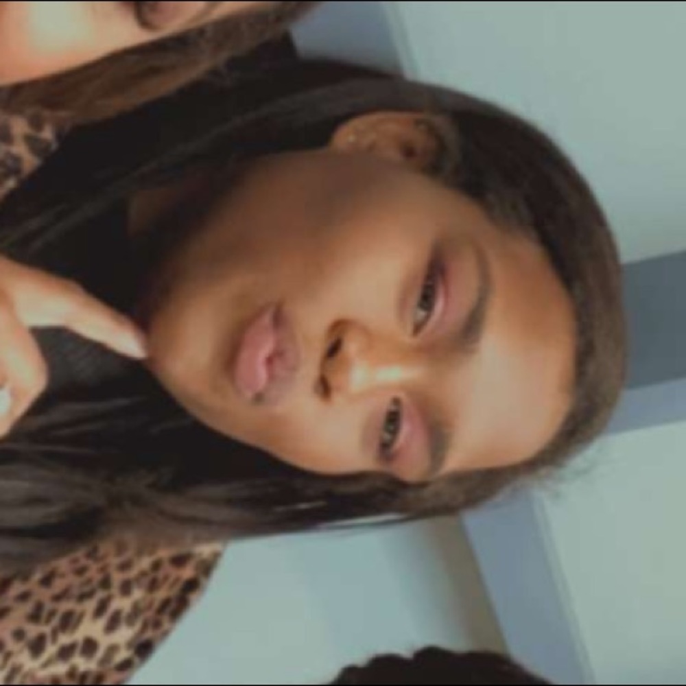 Meet your Posher, Maya